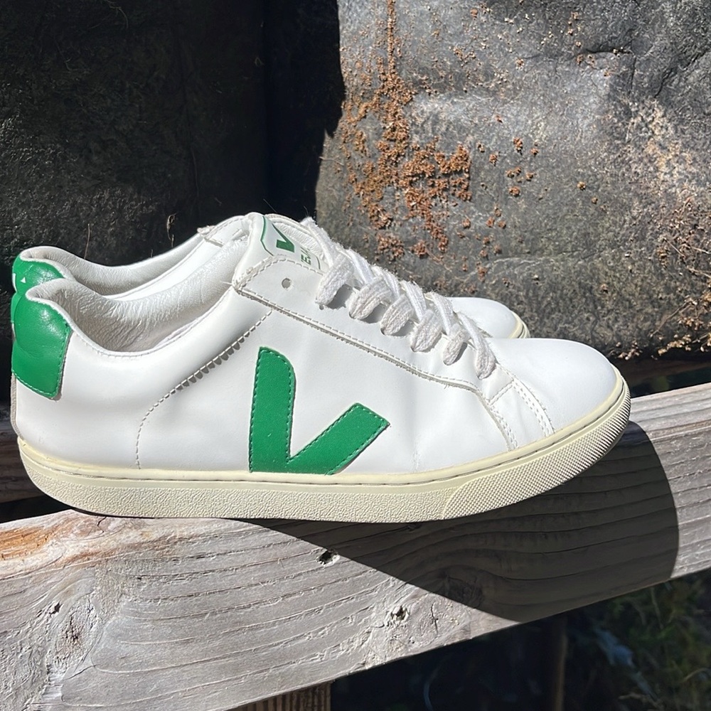 Chic and comfy, leather Veja Esplar shoes